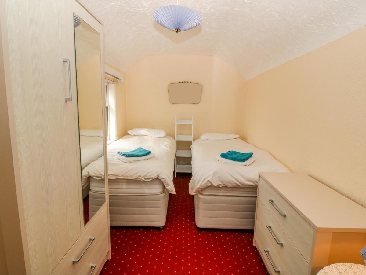 Tir Bedw Villa Ederyn Екстериор снимка